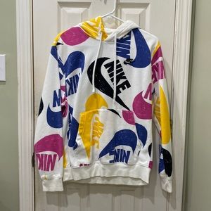 Nike hoodie with front pockets. Men’s small.